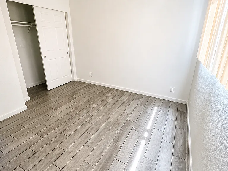412 W Monroe Ave #12 — Photo 6