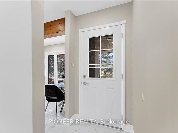 5th image of 22 Wolverton Cres