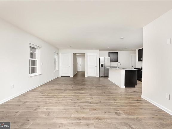 3rd image of 109 Avery Dr