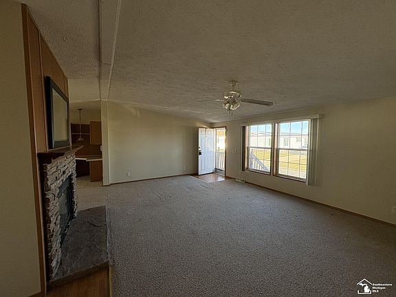 5th image of 13565 Pear St