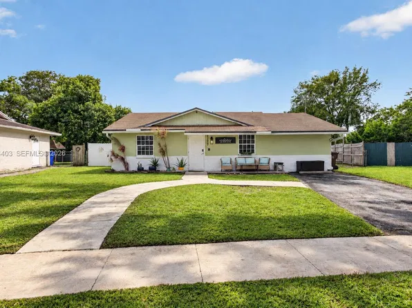 8270 SW 7th Ct, North Lauderdale, FL 33068