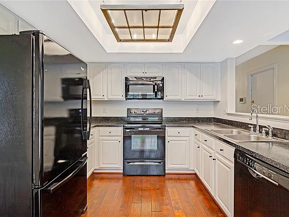 5th image of 4133 Winderlakes Dr