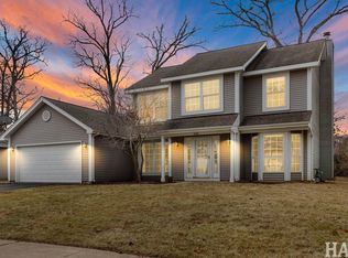 4120 Newport Dr, Island Lake, IL 60042