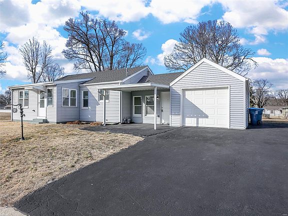2nd image of 535 Park Ln
