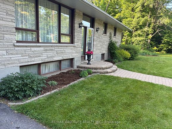 2nd image of 1456 March Rd