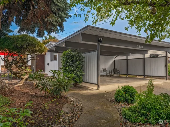 2126 33rd Avenue W, Seattle, WA 98199