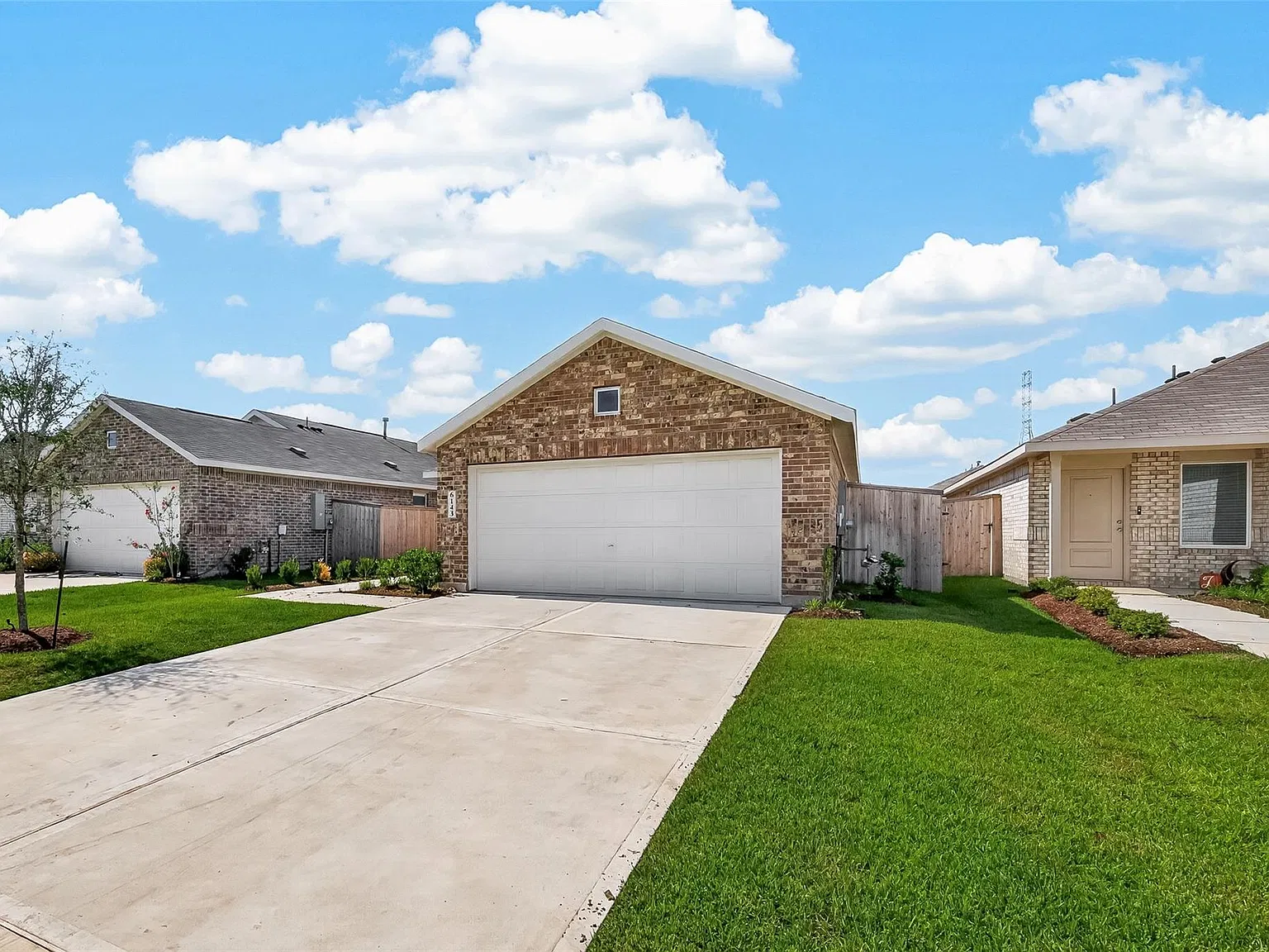 3 bed, 2.0 bath, 1461 sqft, $2,200 — Photo 4