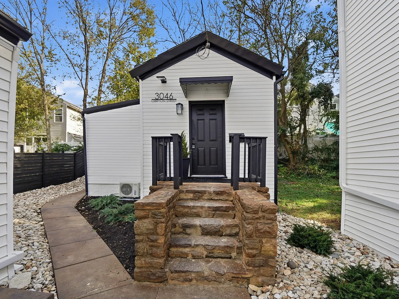 3046 Obryon St — Photo 2