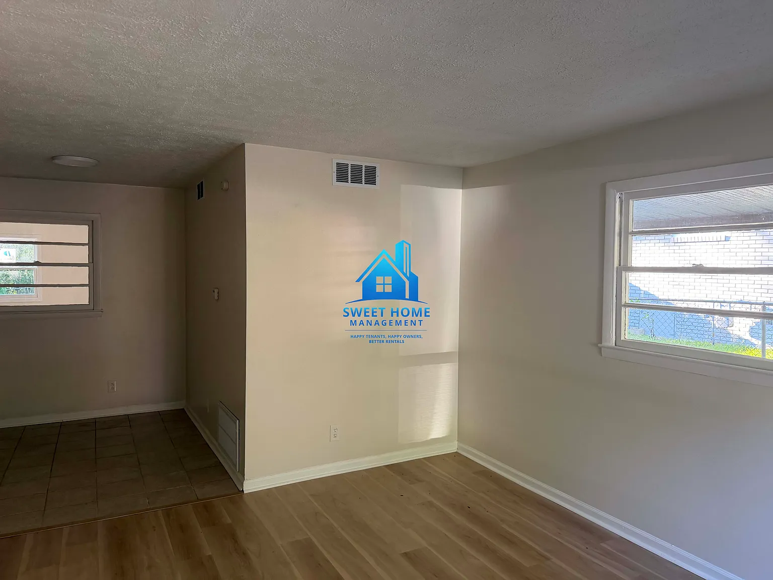 3 bed, 1125 sqft, $1,600 — Photo 2