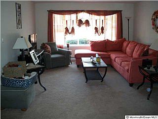 5th image of 74 Buckingham Dr