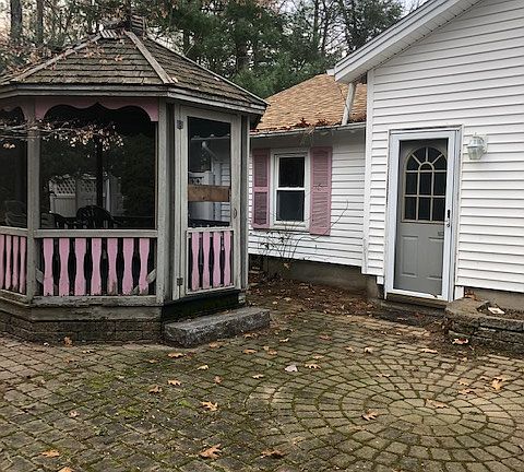 Screened Gazebo 