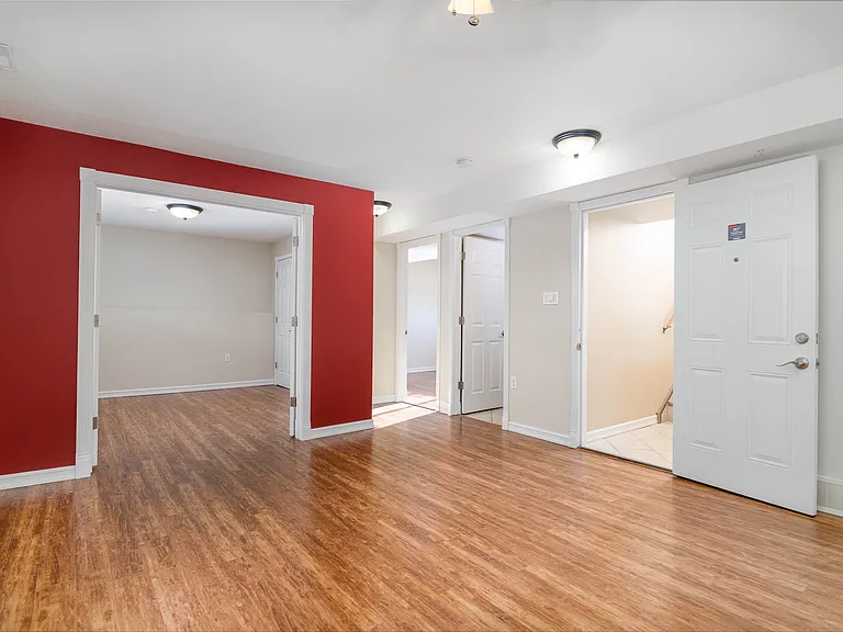434 19th St NE — Photo 14