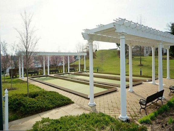 4th image of 17260 Four Seasons Dr
