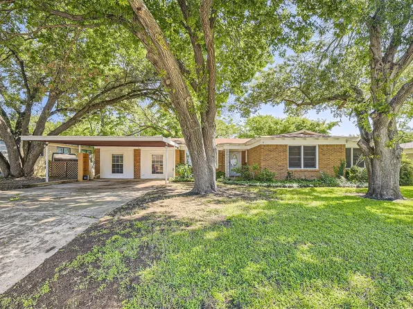 4212 Ridgecrest Cir, Lake Worth, TX 76135