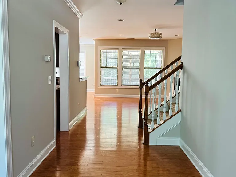 3913 Wedonia Dr — Photo 7