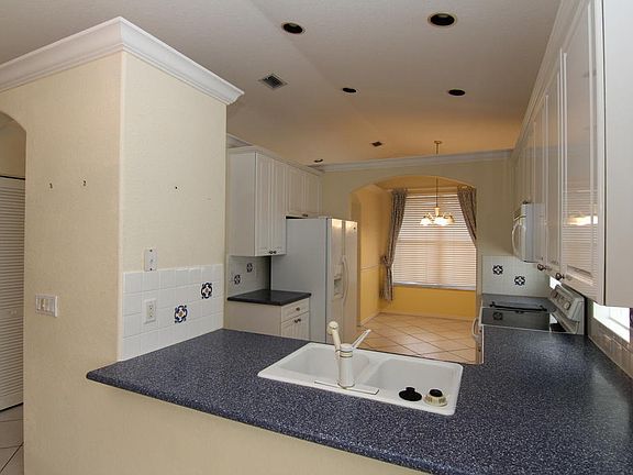 5th image of 8427 Siciliano St