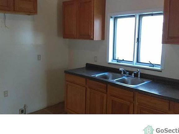 2nd image of 423 N Oakley Ave