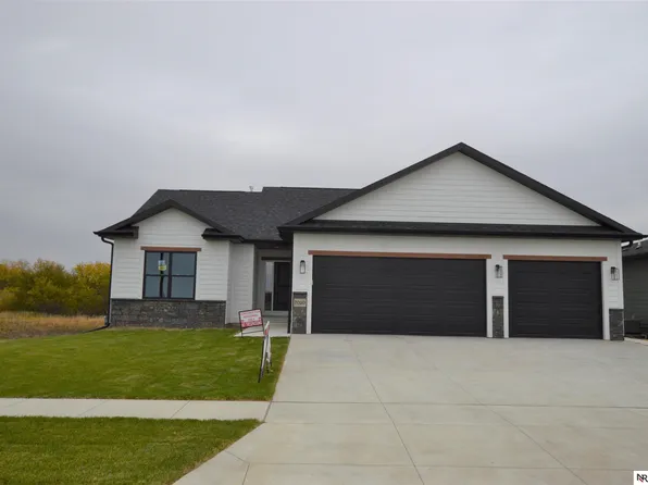 7020 N 50th Pl, Lincoln, NE 68514