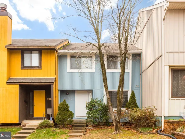 18518 Eagles Roost Dr, Germantown, MD 20874