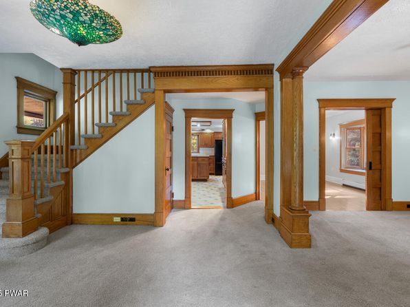 237 Woodtown Rd, Shohola, PA 18458