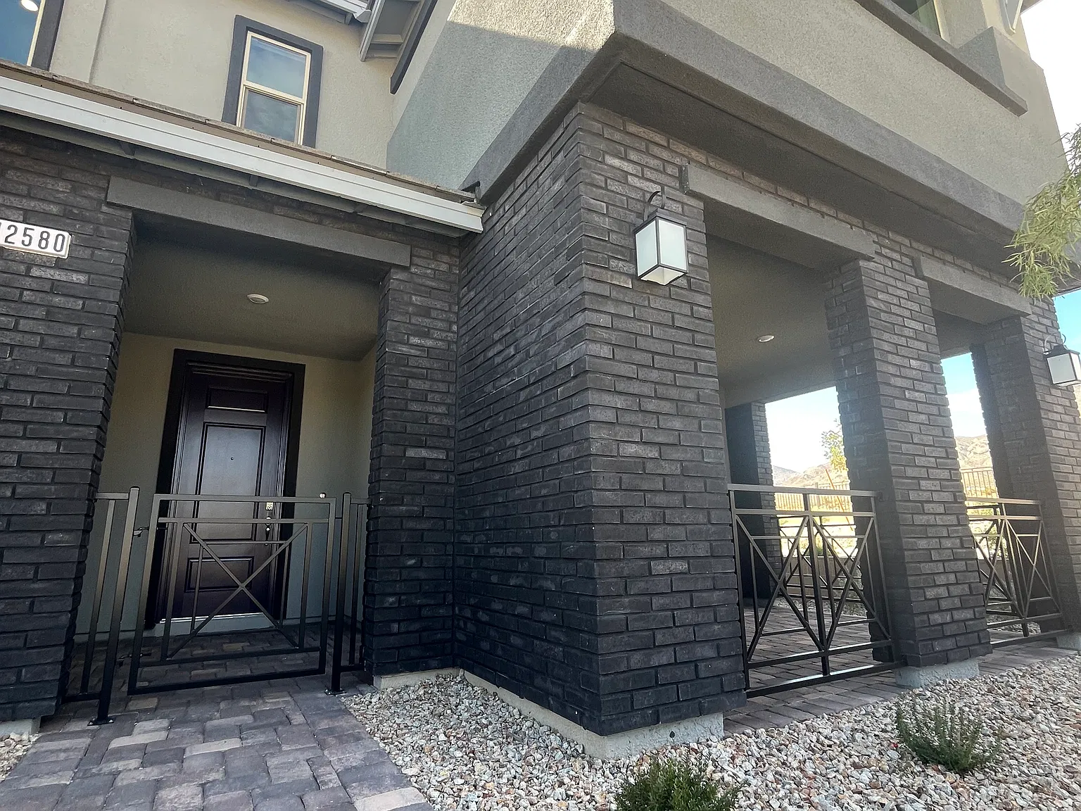 3 bed, 1947 sqft, $3,000 — Photo 2
