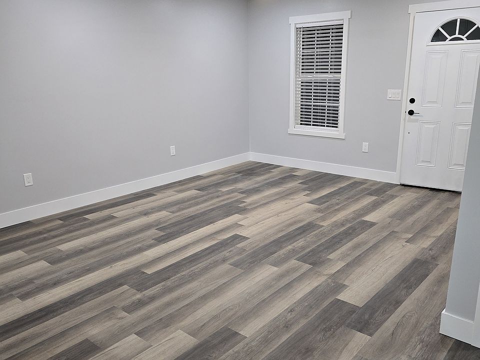 Living Room woth Recess Lighting and Ceiling Fan