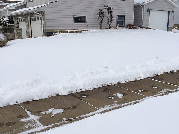house/detached garage