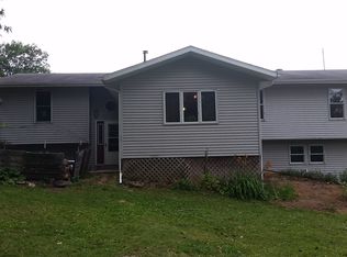 E8394 Tigen Rd, Viroqua, WI 54665