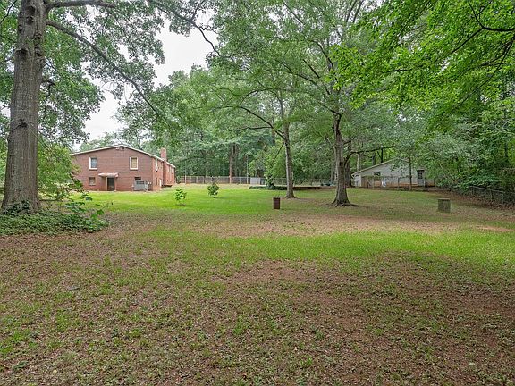 2nd image of 1112 Old Gunter Rd