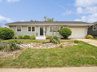 8 25th Ave SW, Cedar Rapids, IA 52404