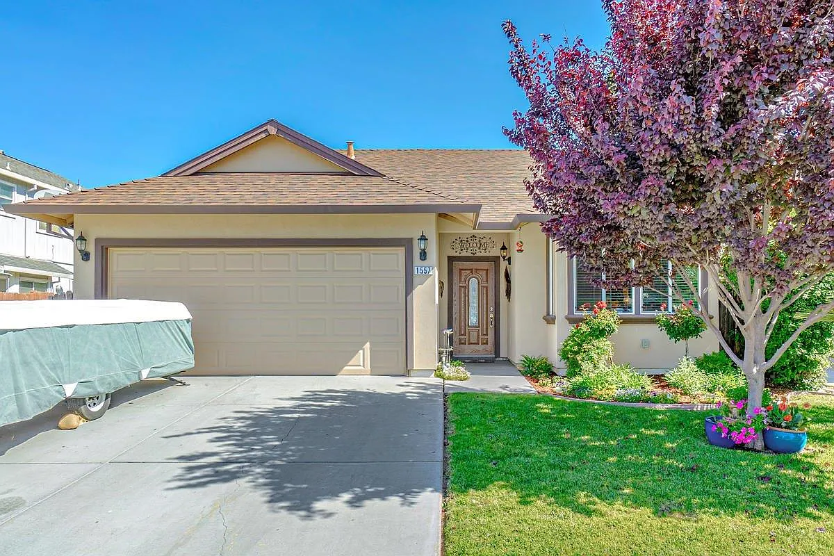 1557 Owens Valley Dr photo 1
