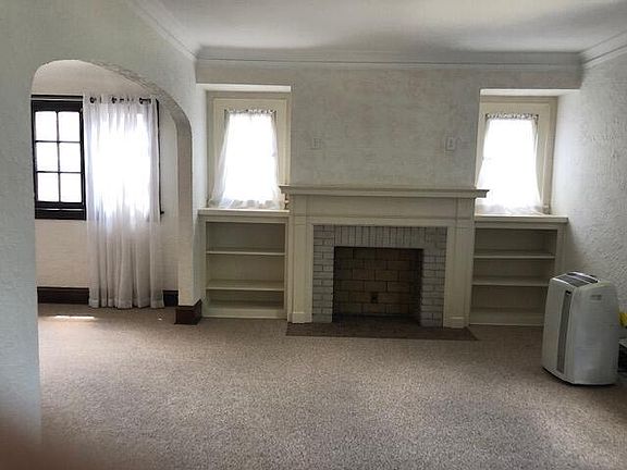5th image of 3924 N Farwell Ave Unit 26