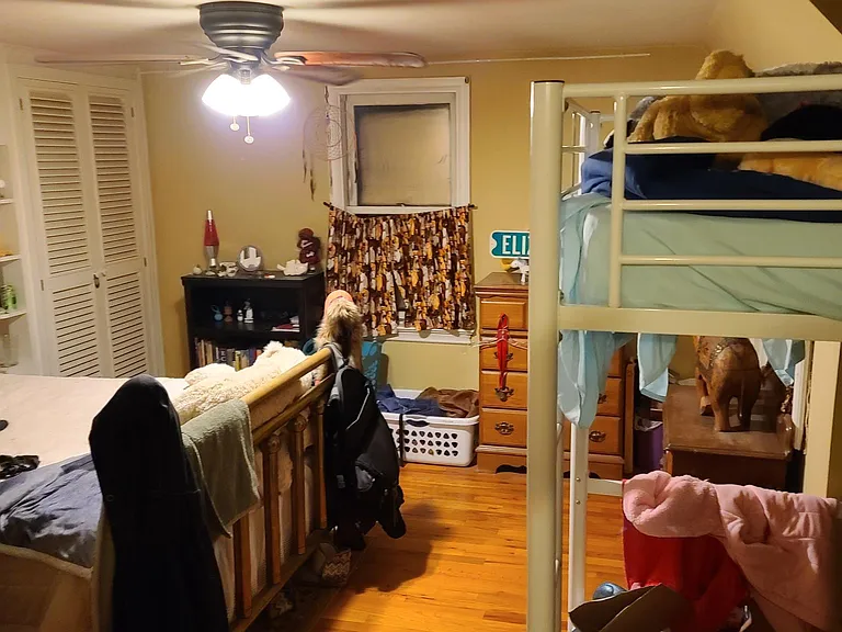 Upstairs bedroom #2