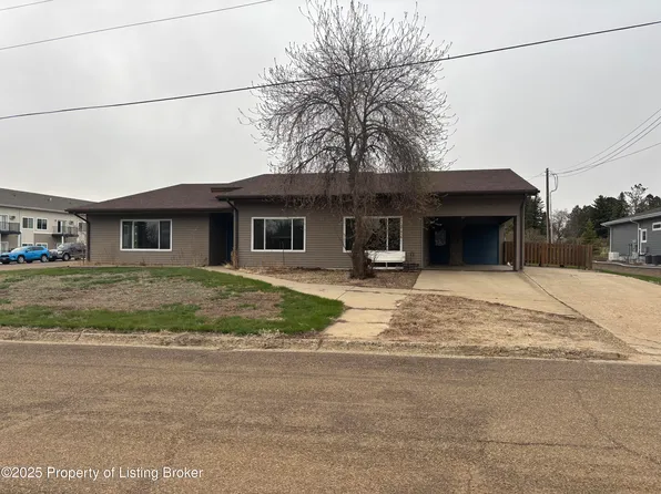 1304 2nd Ave S, Hettinger, ND 58639