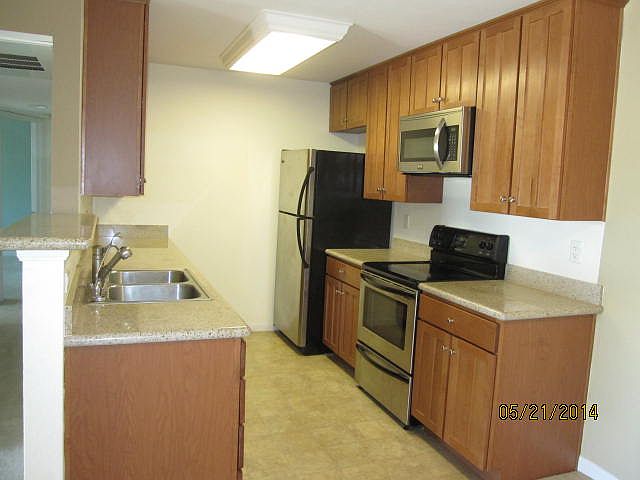 1st image of 180 Chambers St Unit 19