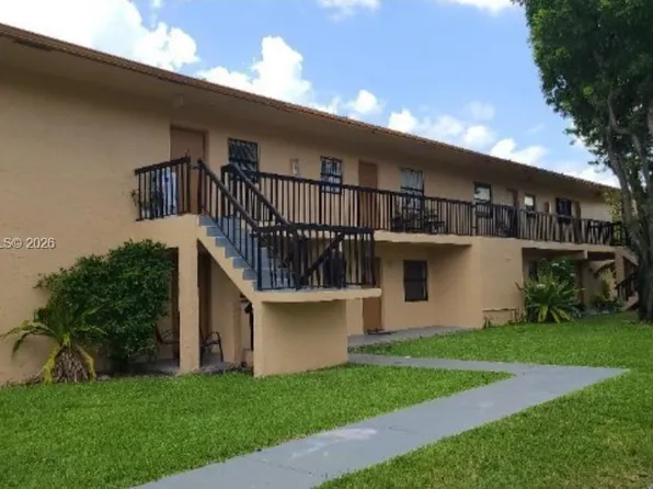 2540 W 67th Pl APT 202-28, Hialeah, FL 33016