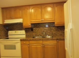 210 W Park Dr APT 103-2, Miami, FL 33172