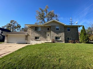 3103 Pine Ter, Island Lake, IL 60042