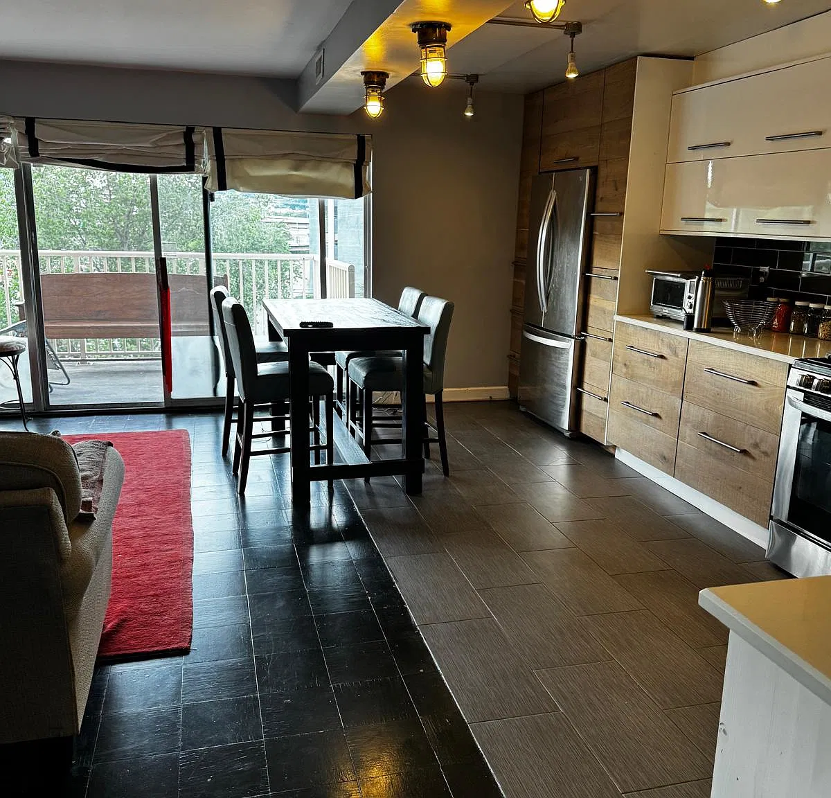 2 bed, 1069 sqft, $2,225 — Photo 3