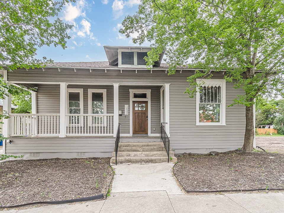 1022 Nolan St