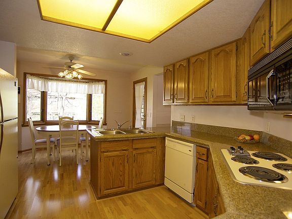 New hardwood floors and granite countertops!