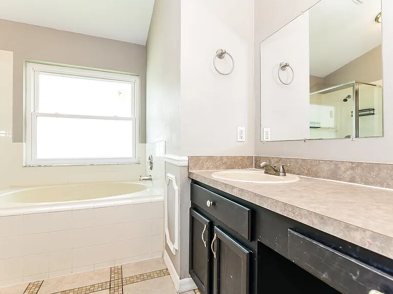 1129 Pinedale Dr — Photo 11