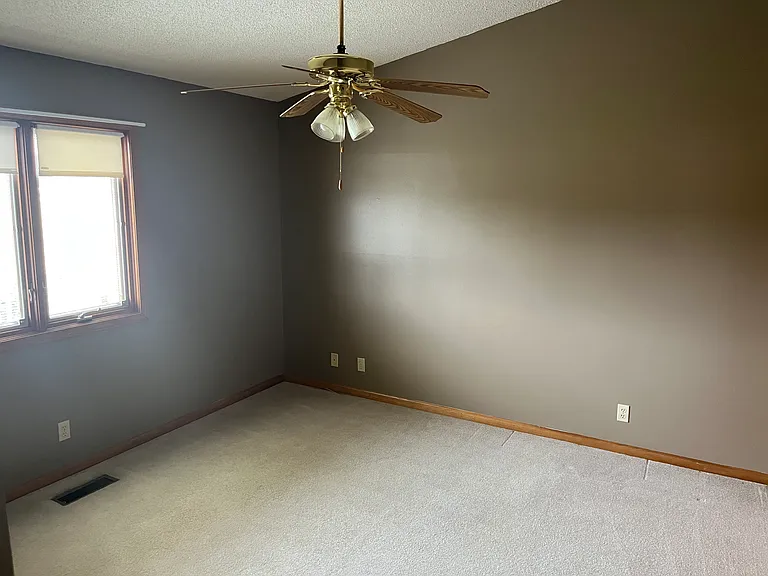 1815 Kennicott Ct — Photo 9