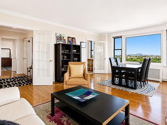 3rd image of 375 Mount Prospect