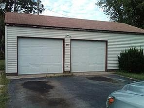 2nd image of 454 E North St