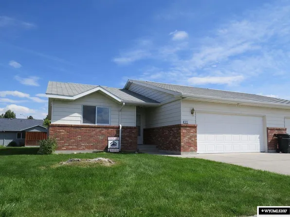 515 Buckboard Dr, Riverton, WY 82501