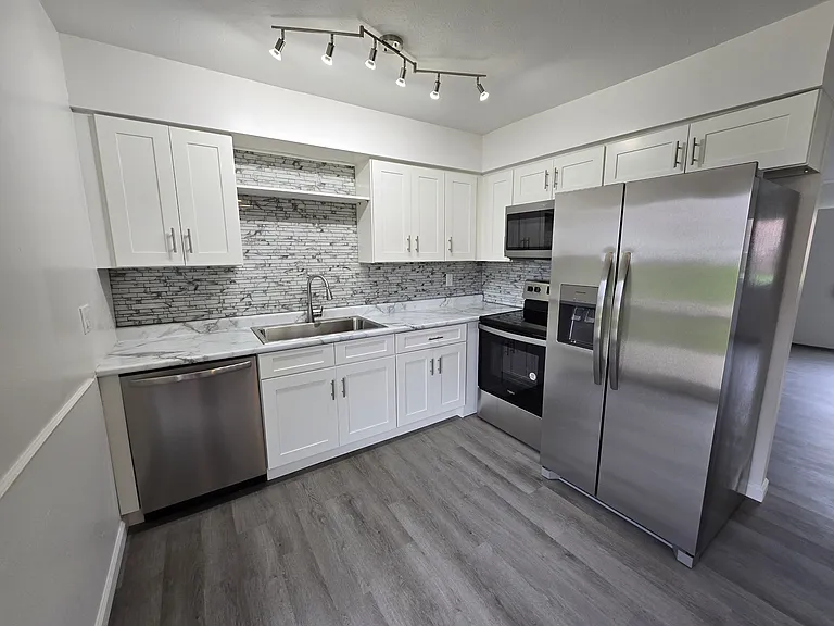 4709 Fishcreek Rd #2 — Photo 3