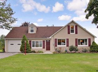 1190 E Canal Rd, Dover, PA 17315