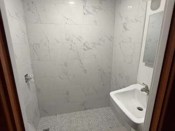545 Wilder St, Lowell, MA 01851
