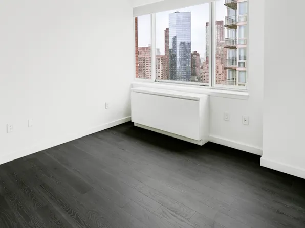 101 West End Avenue image 6 of 21